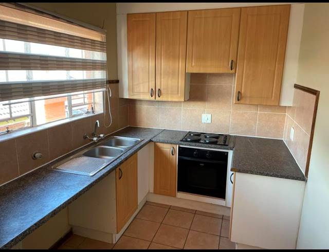 2 BEDROOM PROPERTY TO RENT IN MOOIKLOOF RIDGE ESTATE